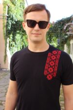 Футболка з чырвоным арнаментам — изображение 5