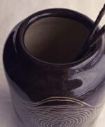 Керамічная ваза з малюнкам у тэхніцы ''сграфіта''