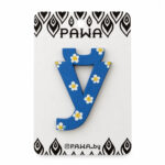 Драўляная брошка «Ў» — блакітны, кветкавы ўзор